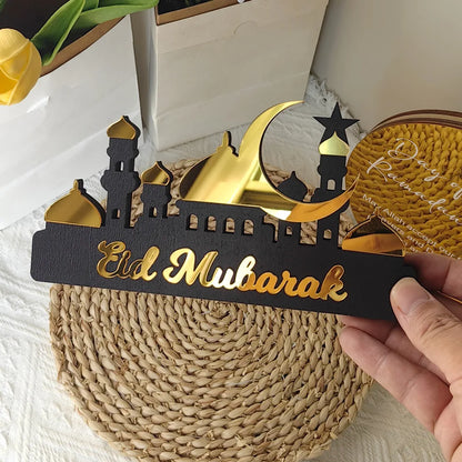 Ornement en bois "Ramadan Kareem" – Décoration de table élégante pour Eid Mubarak, en acrylique argent et or.