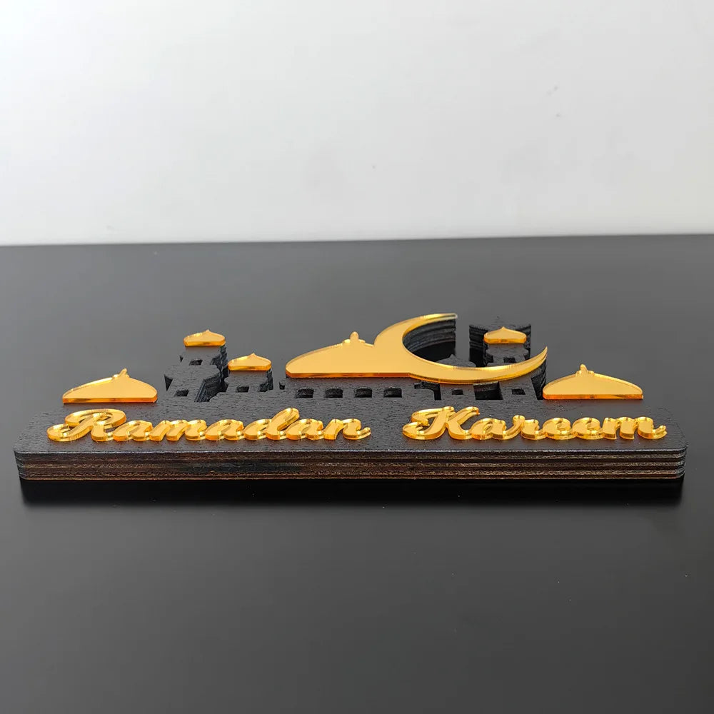 Ornement en bois "Ramadan Kareem" – Décoration de table élégante pour Eid Mubarak, en acrylique argent et or.